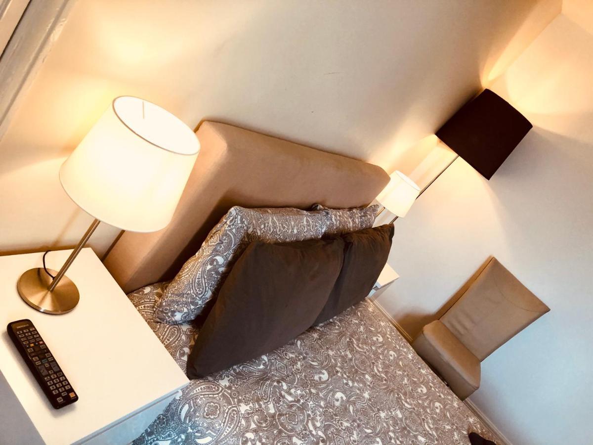 Ac Lounge 125 Apartment รอชฟอร์ค ภายนอก รูปภาพ