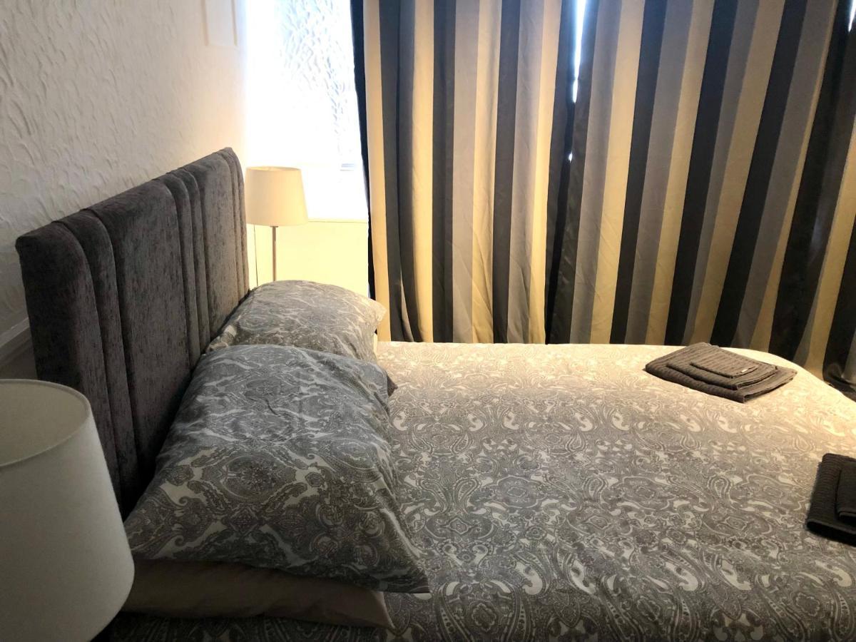 Ac Lounge 125 Apartment รอชฟอร์ค ภายนอก รูปภาพ